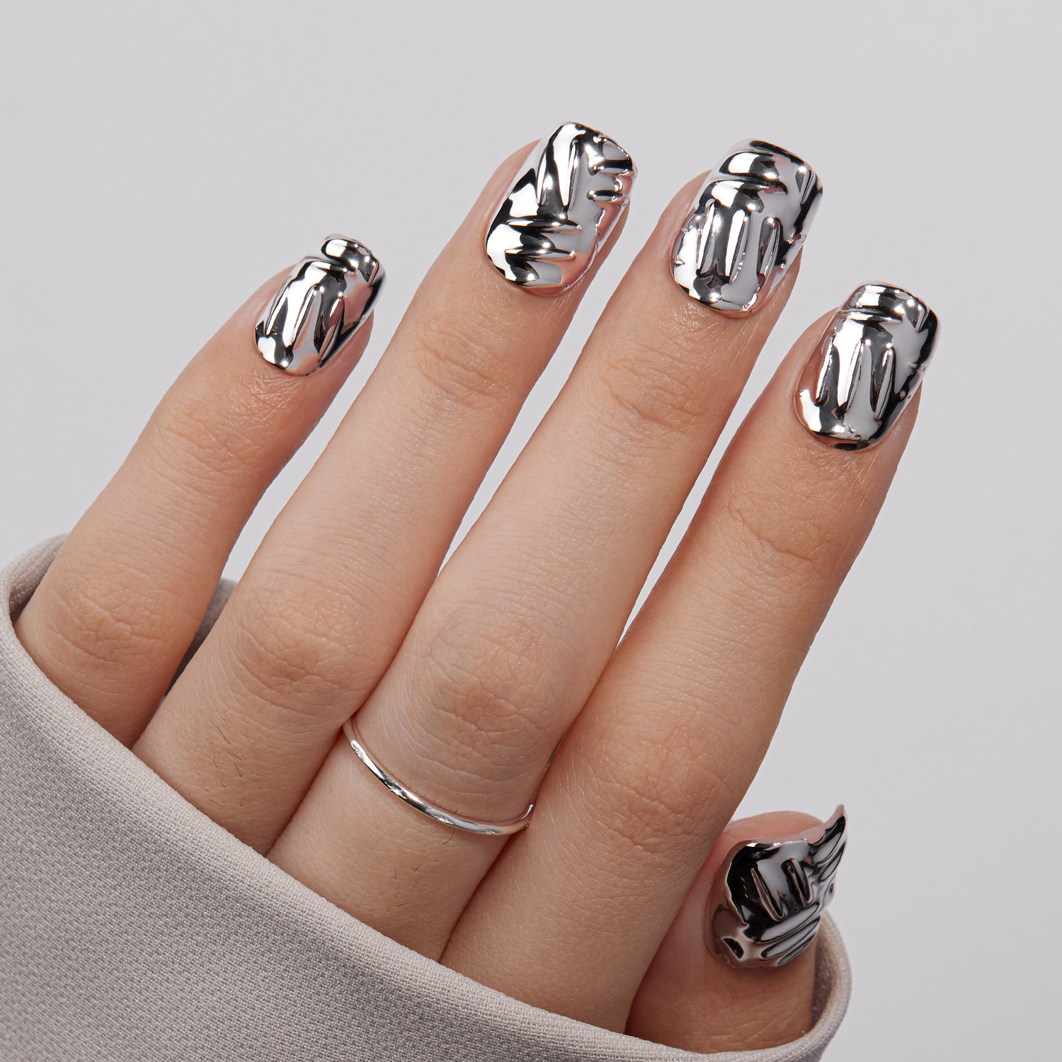 VSALON Press on Nails Short Square - Metallic Chrome 3D Sculpting Glue On Nails, Halloween Reusable Opaque Fake Nails with Quick Dry Glue, Protector Oil - 32 PCS Stick On Nails in 16 Sizes (Armor)