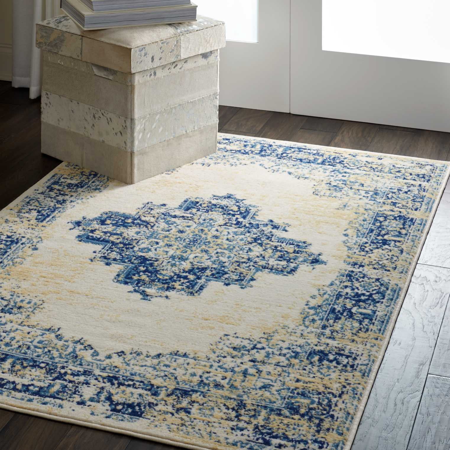 Desert Fields Contemporary Medallion Loomed Area Rug, 4' x 6'