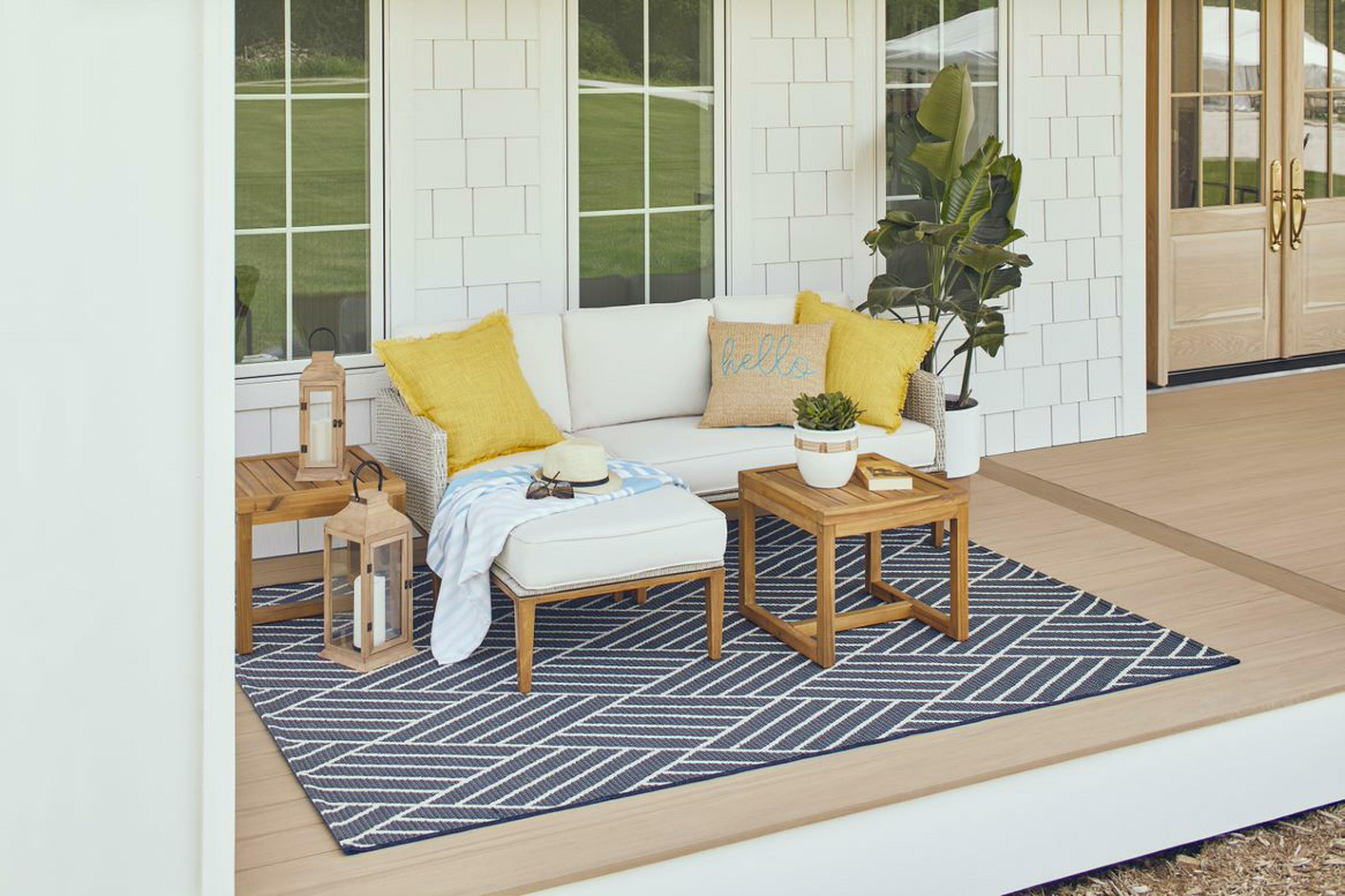 Better Homes & Gardens Outdoor Davenport 5pcs Sofa Lounger with Two Acacia Wood Table with Cushions - White