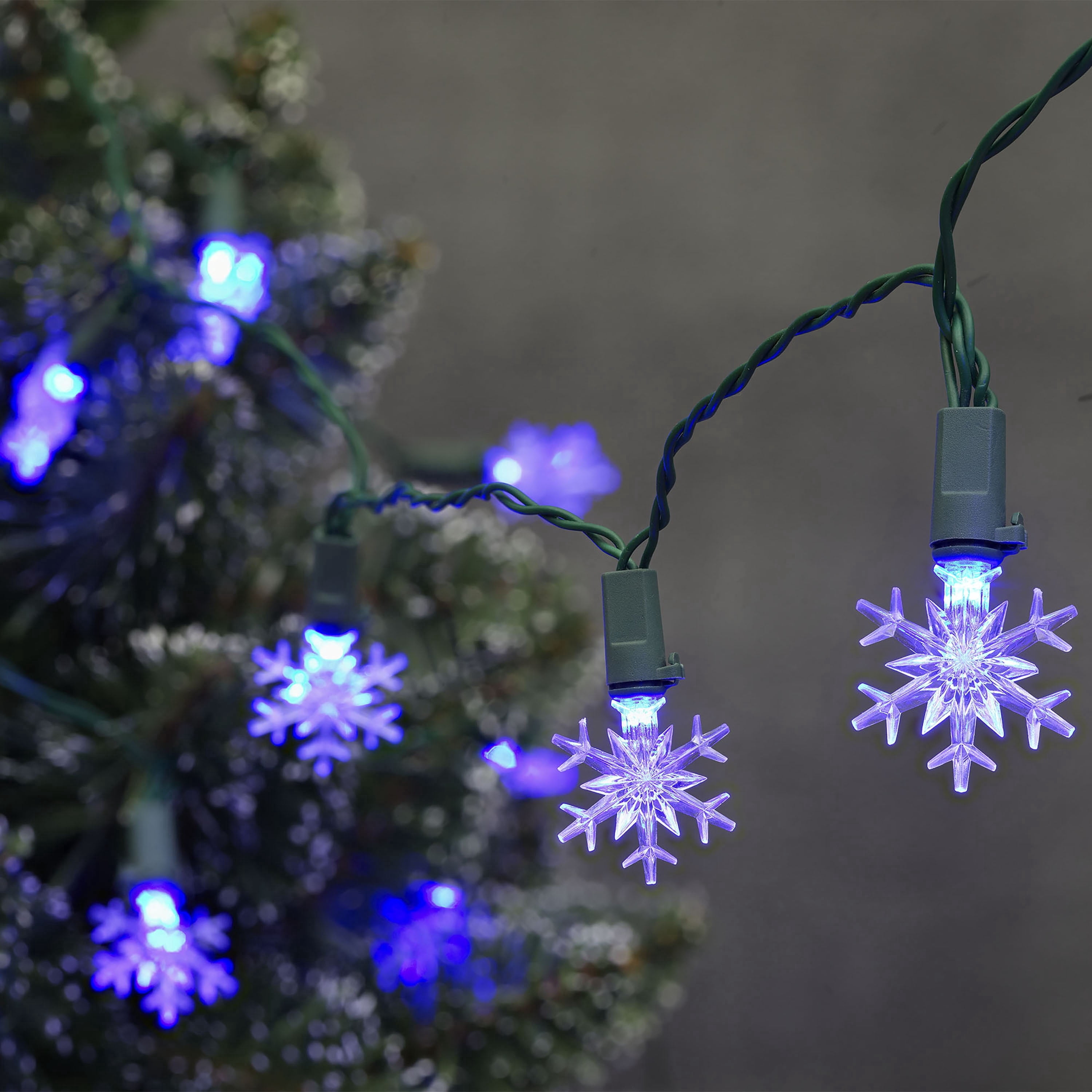 Indoor 20-Count Battery-Operated LED 3-Function Color-Changing Snowflake Christmas String Lights, Cool White to Blue, Green Wire, 8', by Holiday Time