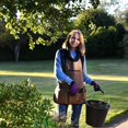 thumbnail image 2 of Delantal de jardinería con bolsillos en el pecho y cinturón para herramientas de jardinería, accesorios y cierre de cinturón con cuello ajustable., 2 of 5