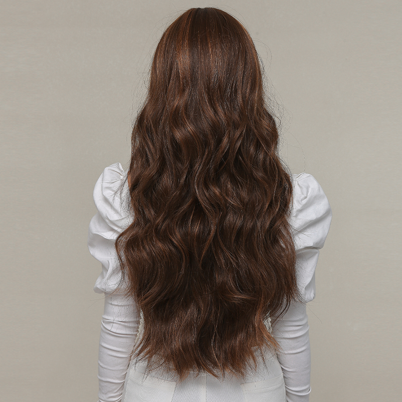 BERON Brown Wigs Long Wavy Women Wigs with Bangs Mixed Brown Curly Heat Resistant Synthetic Wigs for Daily Wigs Wig Cap Included