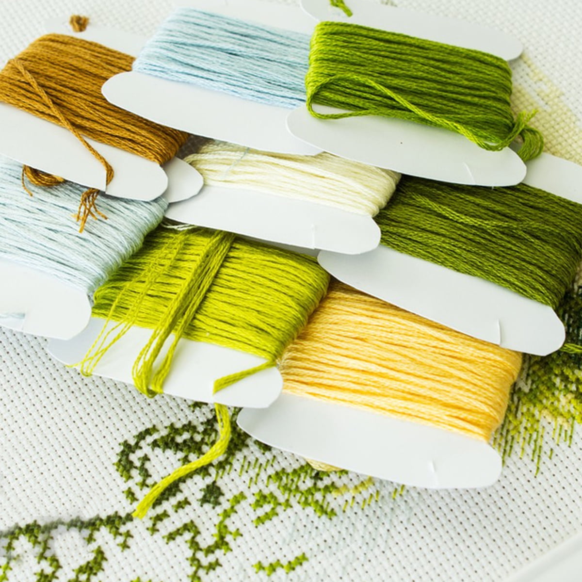 Embroidery Floss Kits Friendship Bracelet String Kit with Organizer Box for Halloween Christmas Birthday 147 Pieces