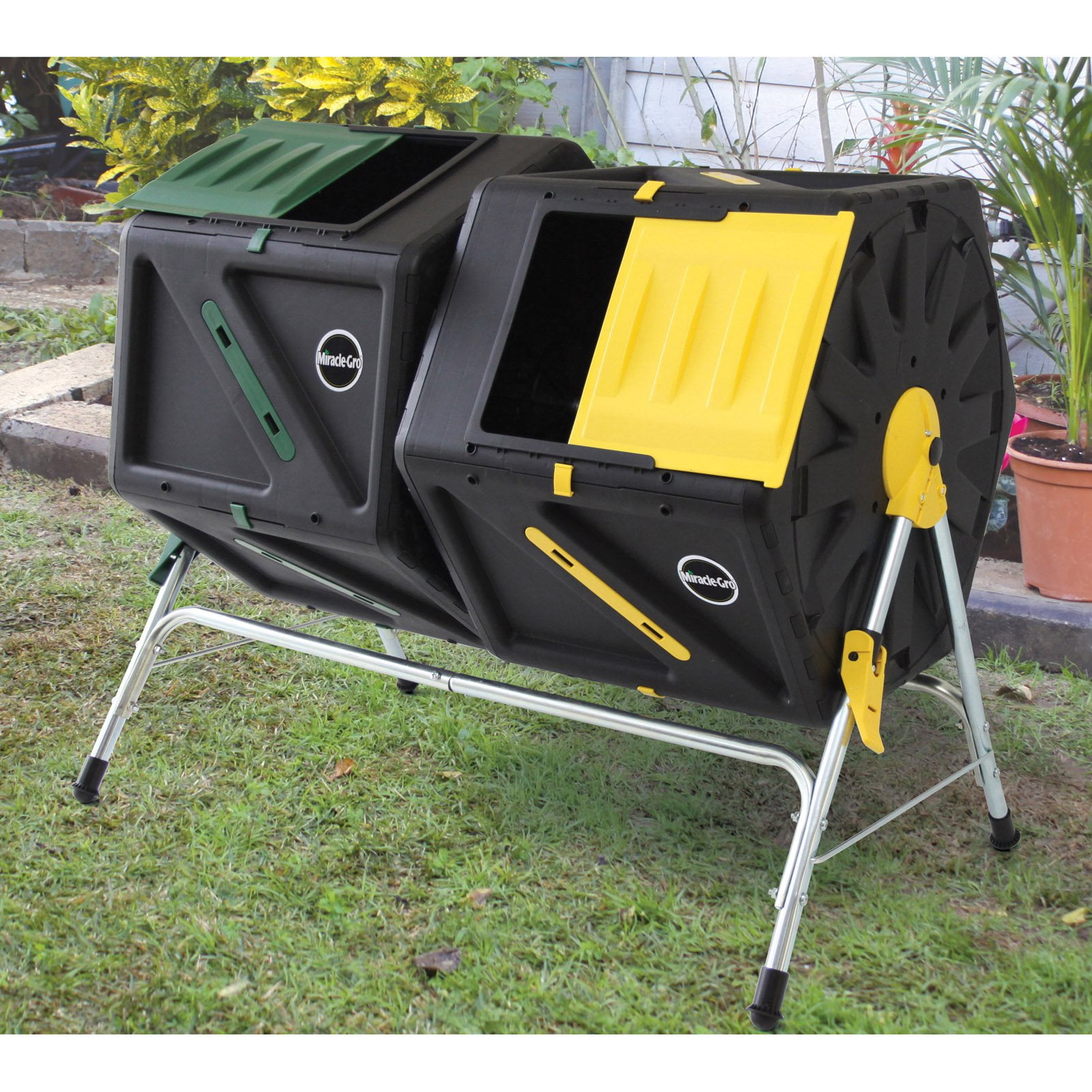 Miracle Gro 56 Gallon Dual Chamber Tumbling Composter by