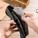 thumbnail image 5 of Cartera plegable de piel auténtica con cremallera para hombre RFID Safe Travel, 5 of 8