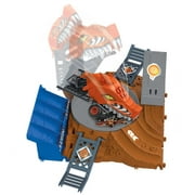 Hot Wheels Monster Trucks Arena Smashers Tiger Shark Spin-Out Challenge with 1 Toy Truck