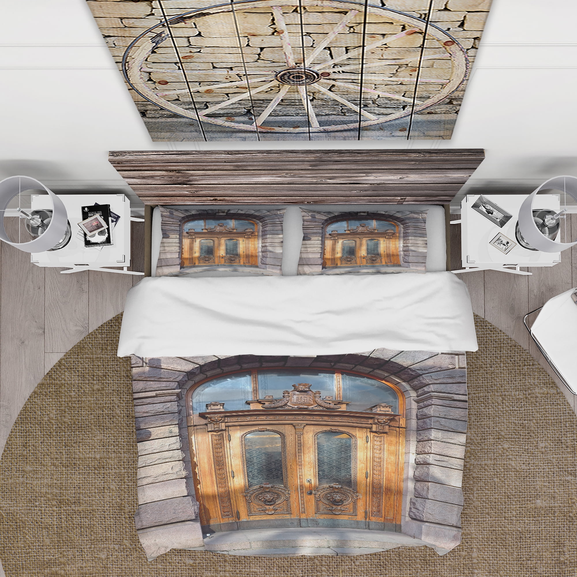 Designart 'Antique Door with Lion Shaped Knockers in Helsinki, Finland' Vintage Duvet Cover Set