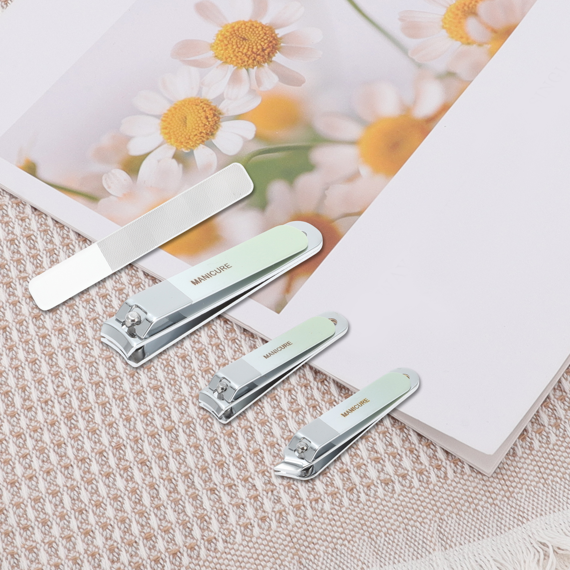 Unique Bargains Portable Rotation Nail Clipper Kit for Women for Men 1 Set Gradient Green