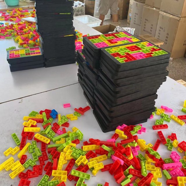 Juego de mesa de rompecabezas de empuje, juego de bloques de construcción de rompecabezas, bloques Fidget, juguetes, juego de bloques de construcción de burbujas de empuje, estándares líderes en la industria