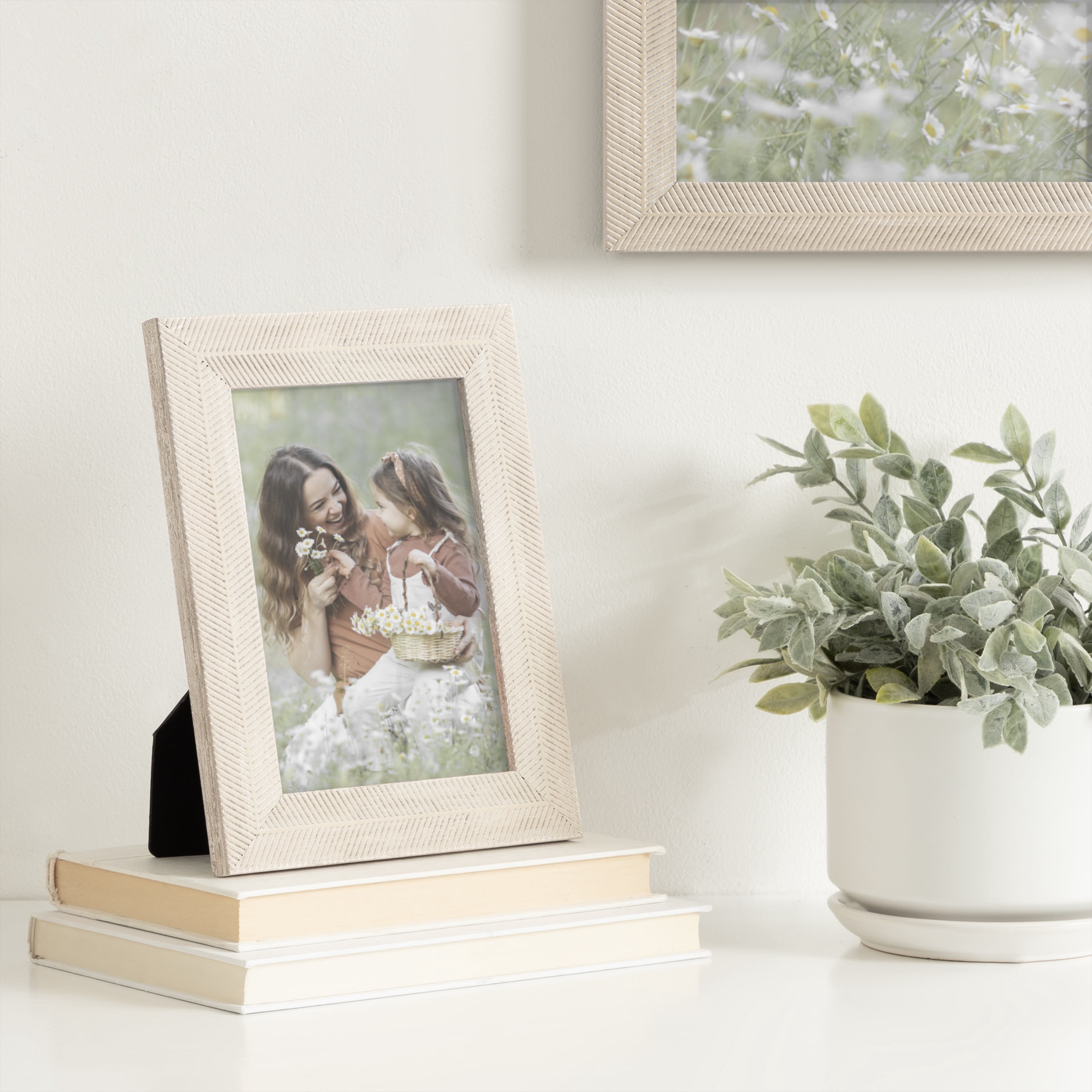 DesignOvation 5x7 Chevron Distresssed White/Natural Decorative Tabletop Picture Frame