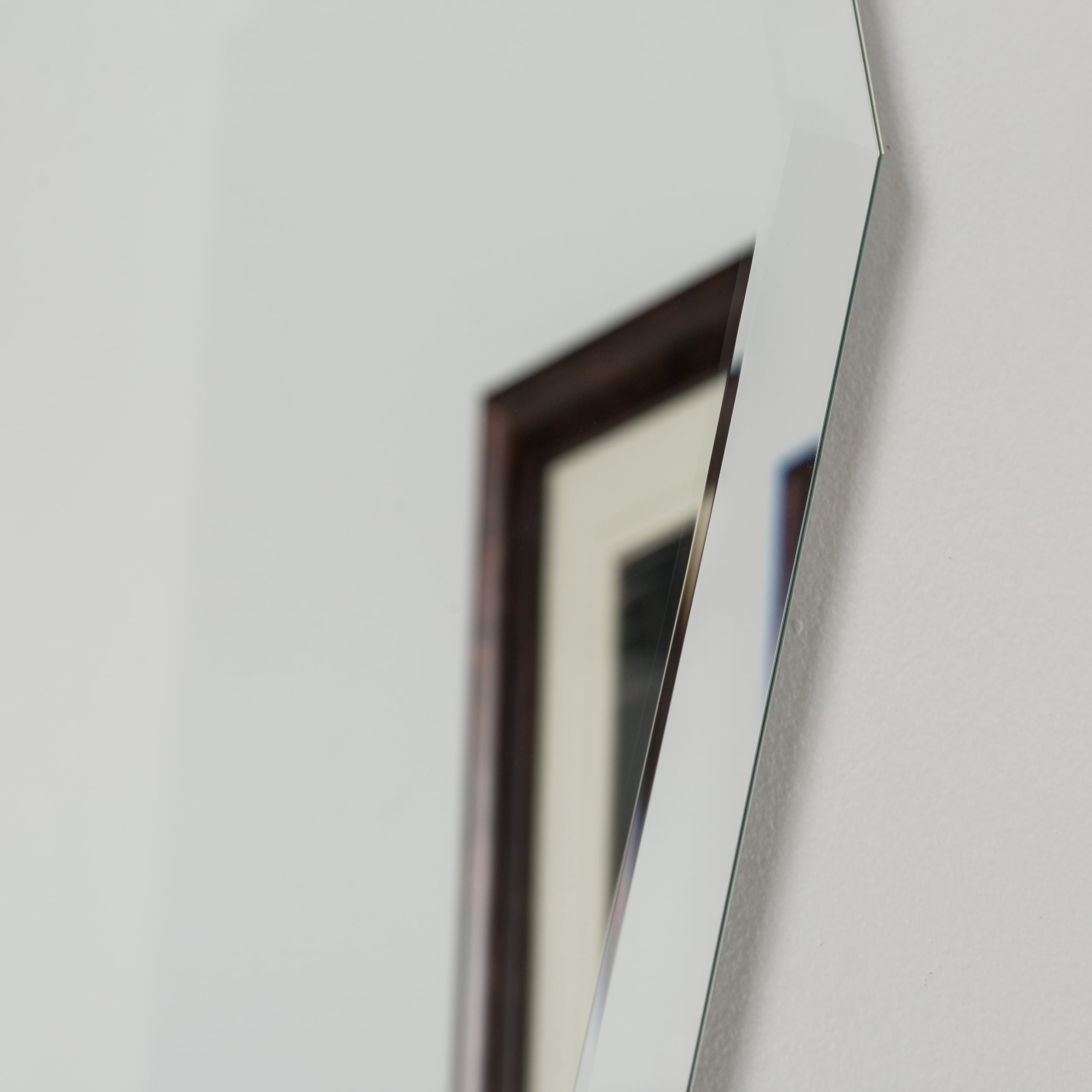 Decor Wonderland 22 in. x 28 in. Hexagon Beveled Century Modern Bathroom Mirror with Dual Mounting Brackets