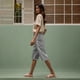 thumbnail image 4 of Pantalones de la Cintura Elástica de las Mujeres Medio Pantalones Cortos Botones de la Cintura Elástica de Verano Lino Bolsillos Pantalones, Lino de Algodón, 4 of 9