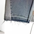 thumbnail image 4 of 2024 nueva moda de los hombres de la calle suelta pantalones de cinco cuartos de moda retro pantalones cortos de mezclilla con letras, 4 of 5