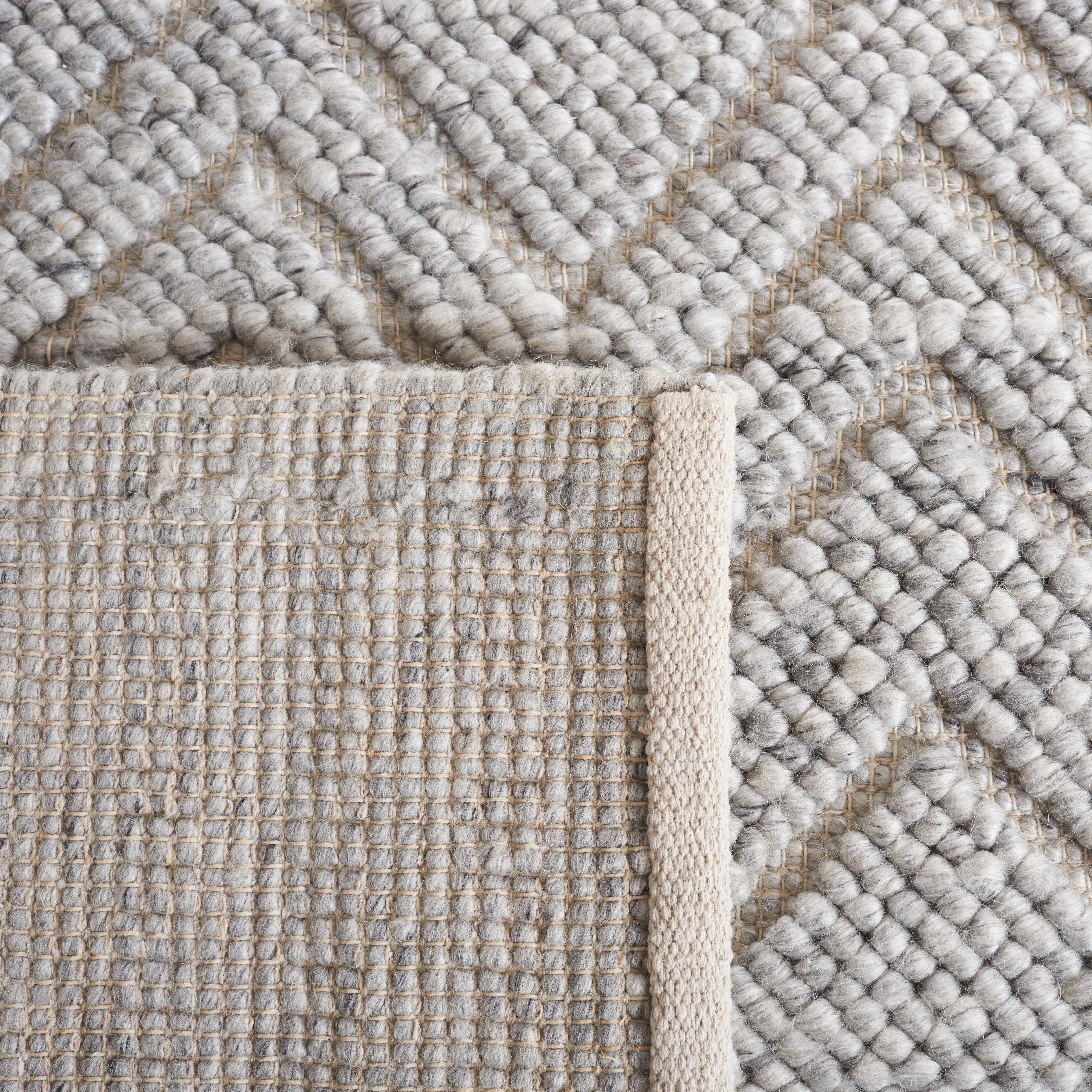 SAFAVIEH Natura Braylon Striped Area Rug, Grey, 4' x 6'