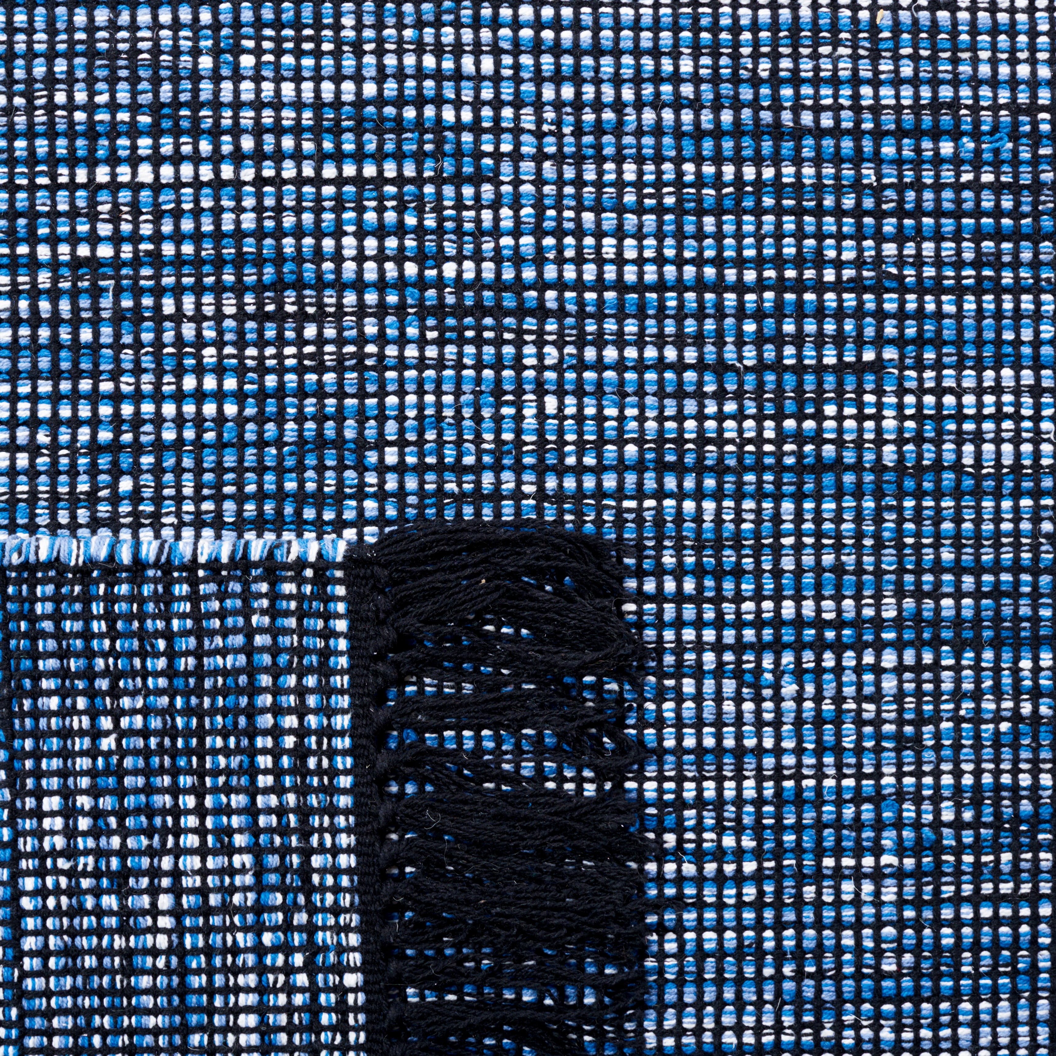 SAFAVIEH Montauk Kelsey Distressed Cotton Area Rug, Blue/Black, 6' x 6' Round