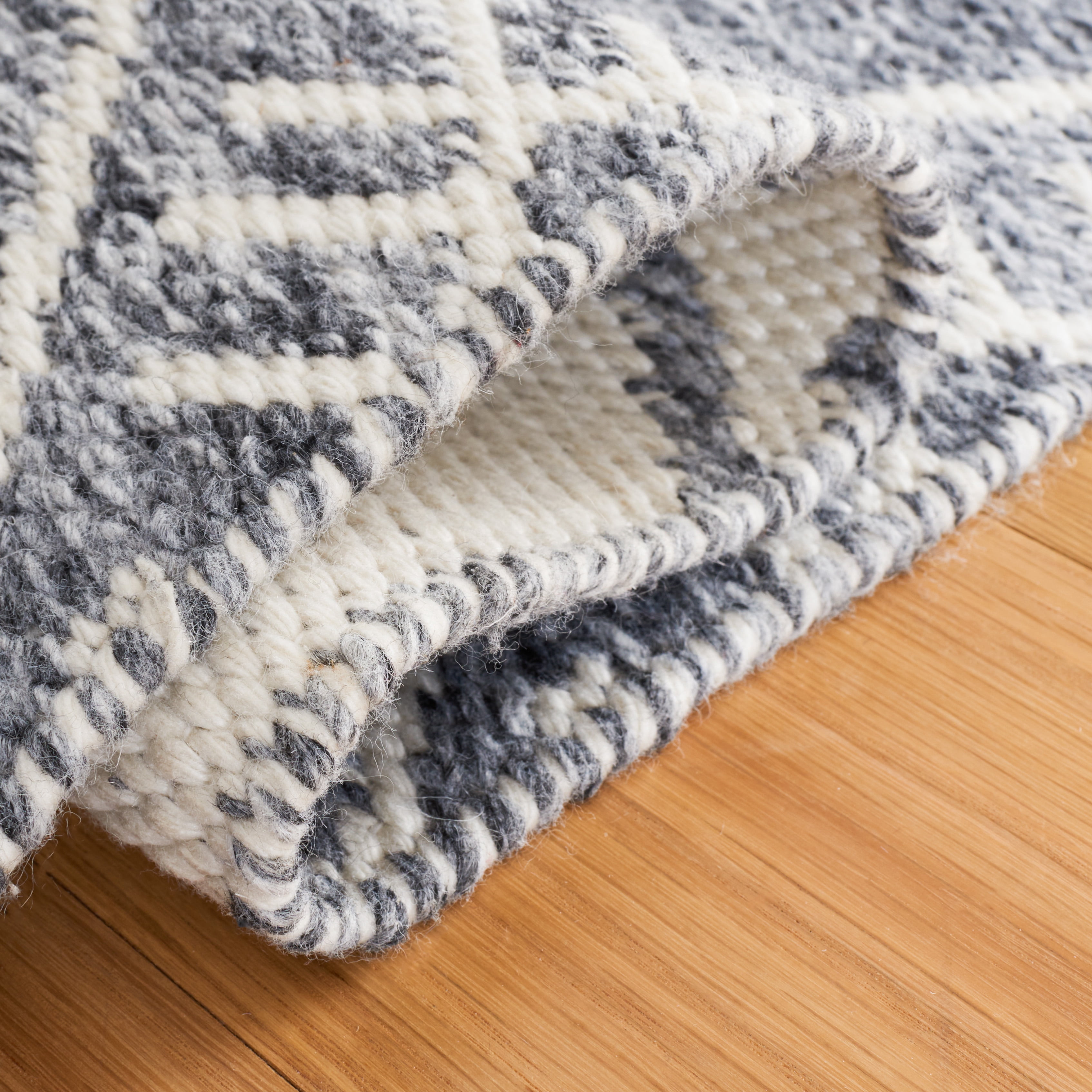 Safavieh Kilim Asa Geometric Polyester Area Rug, Gray/Ivory, 3' x 5'