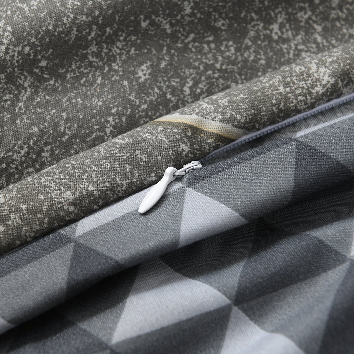 3 Piece Duvet Cover and 2 Pillowcases- Grey Grid Printed, King Size 90" x 104"