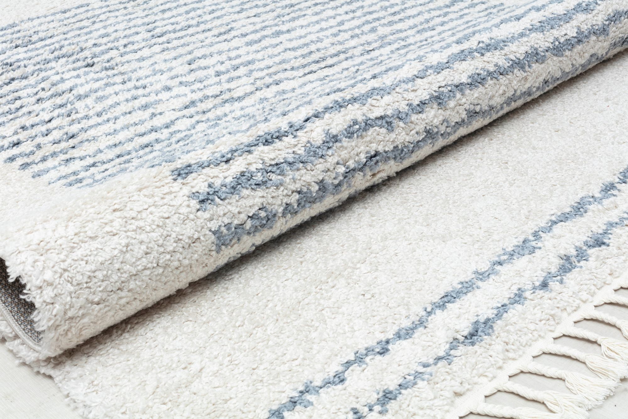 Rugs America BT35B Ice Frost Stripe Shag White Area Rug, 2'6" x 4'