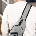 thumbnail image 3 of Bolso minimalista para el pecho para hombre, bolso bandolera europeo y moderno, 3 of 4