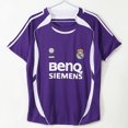 thumbnail image 1 of Camiseta Clásica De Fútbol De Verano Morada Del Real Madrid 2006/07, Manga CortaXL, 1 of 2