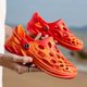thumbnail image 1 of Daiwa-Sandalias de goma antideslizantes para hombre y mujer, zapatillas ligeras de goma EVA con agujeros rasgados para jardín, zapatos de lluvia para exteriores Qiuyongming unisex, 1 of 2