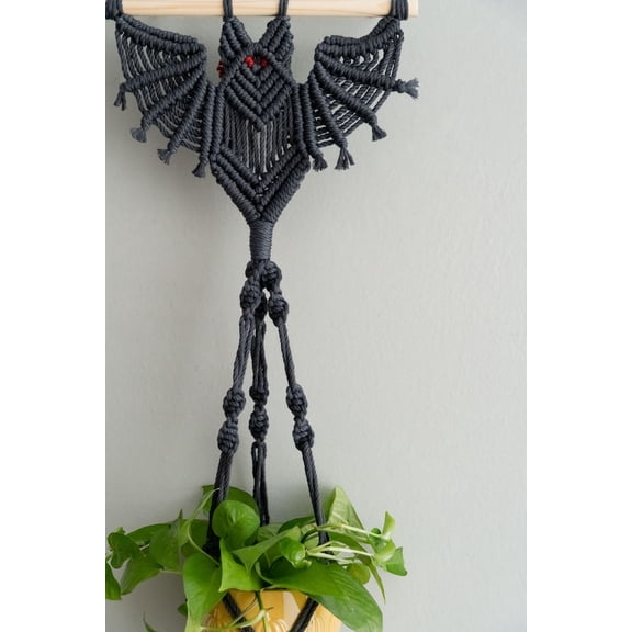 Gothic Bat Decoration Hanging Macrame Knot Witchcraft Room Decoration Modern Halloween Hanging Plant Stand Bat Decoration