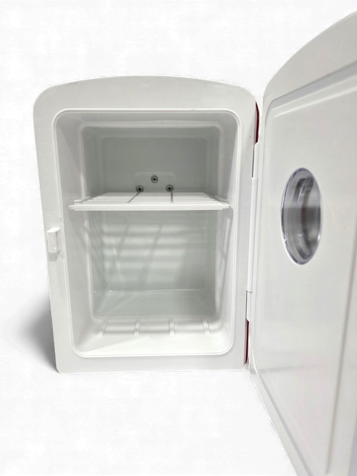 Pre-Owned Frigidaire 6 Can or 4L Mini Retro Personal Fridge Cooler Red EFMIS229-RED