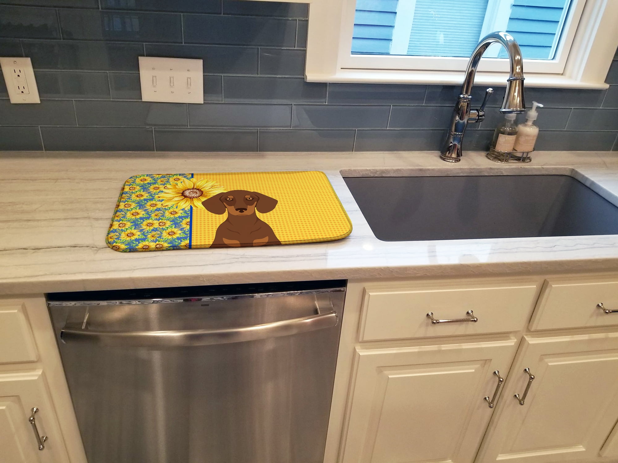 Carolines Treasures WDK5397DDM 21 x 14 in. Summer Sunflowers Chocolate & Tan Dachshund Dish Drying Mat