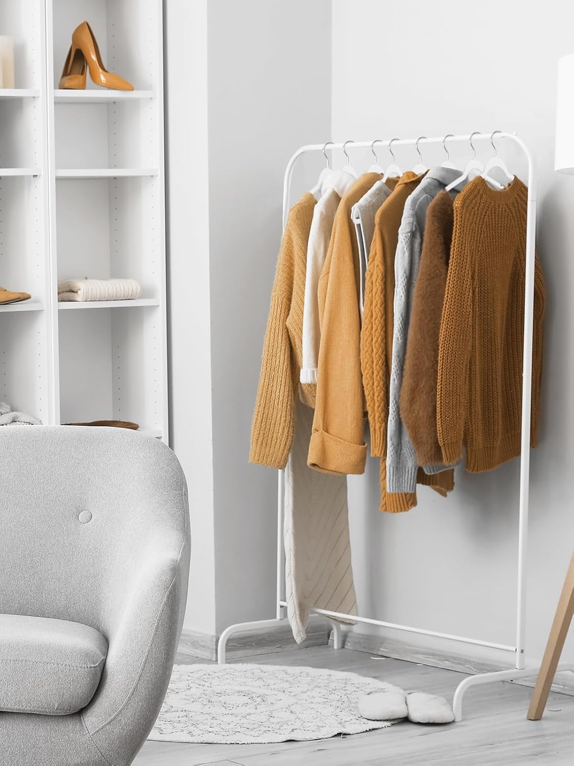 cozymood Heavy Duty Plastic Hangers 50 Pack,17.5 inch Non-Slip Clothes Hangers with 360° Swivel Hooks, Slim Space Saving Closet Hangers,White