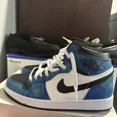 thumbnail image 1 of Size 9 - Jo r-dan 1 Retro OG High Heritage, 1 of 5