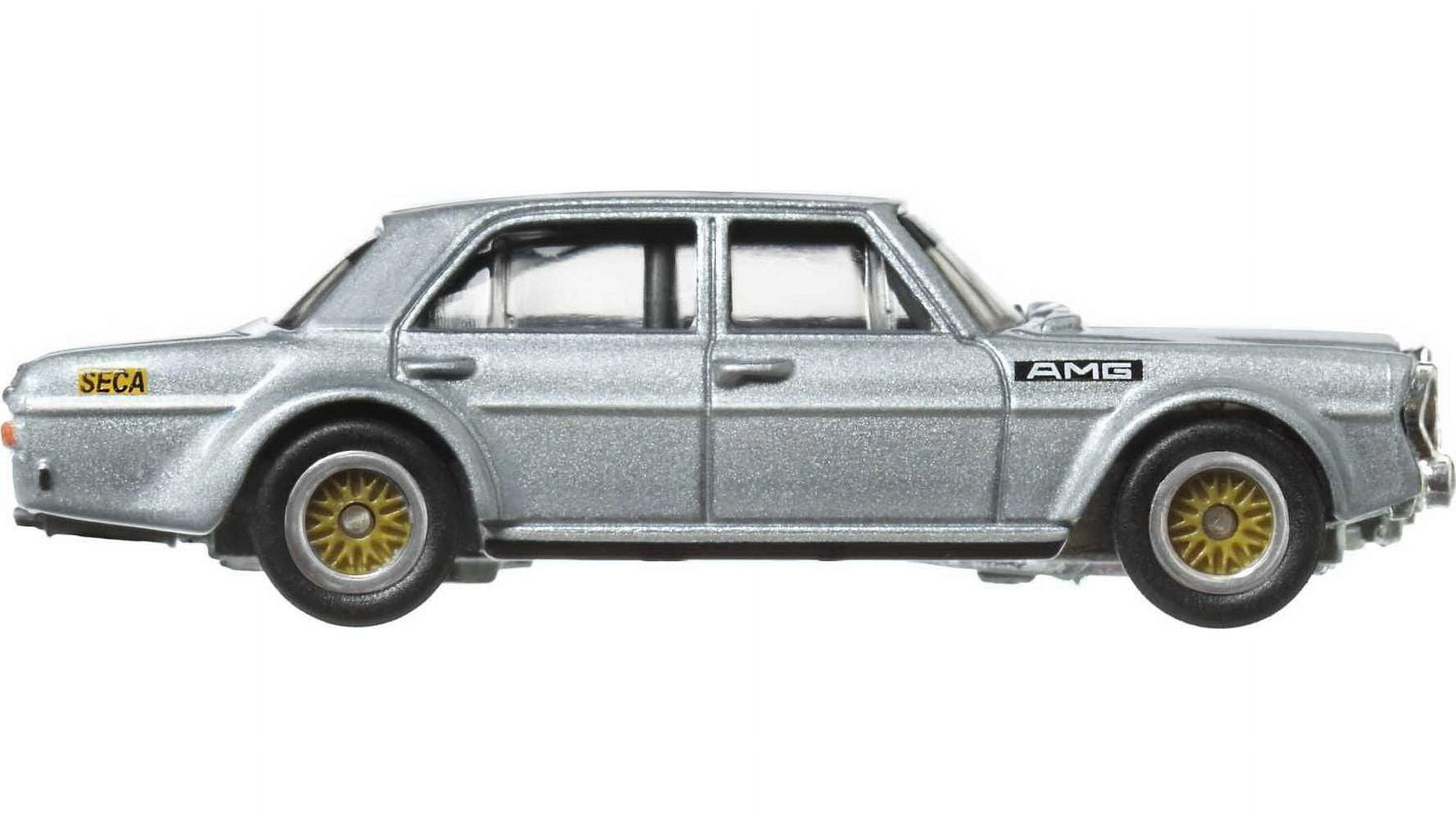 Hot Wheels Boulevard Véhicule sport Mercedes Benz 300, échelle 1:64