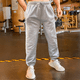 thumbnail image 3 of JOGGER PANTS CARGO DE HOMBRE GRIS CLARO CON BOLSAS, 3 of 5