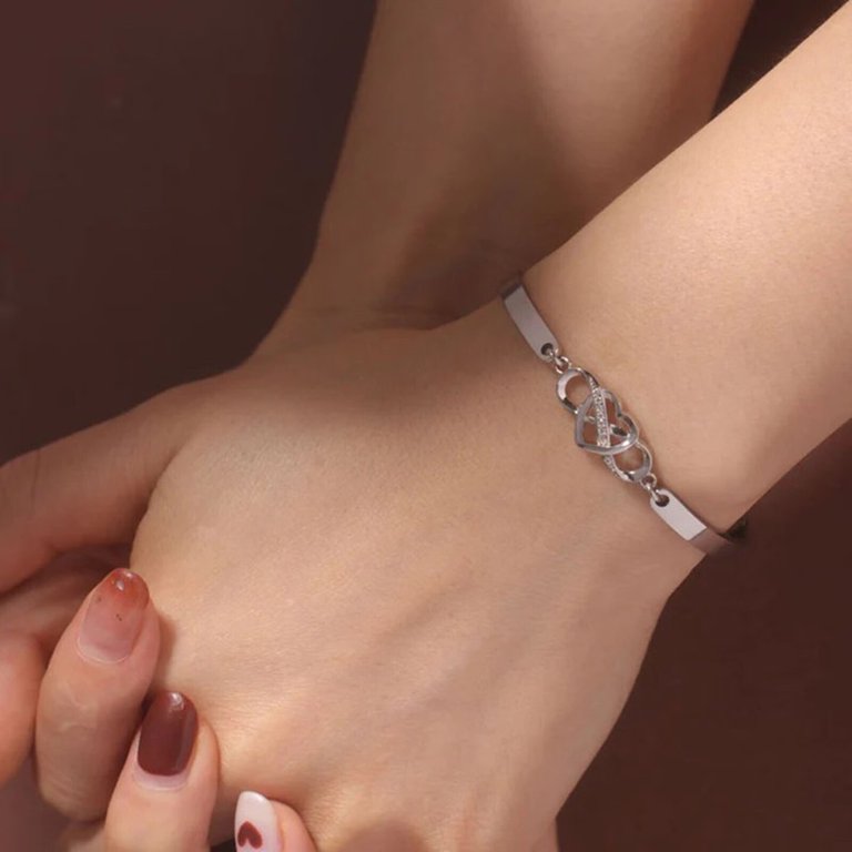 Heart Shaped Designed Silver Bracelet For Girls and Woman