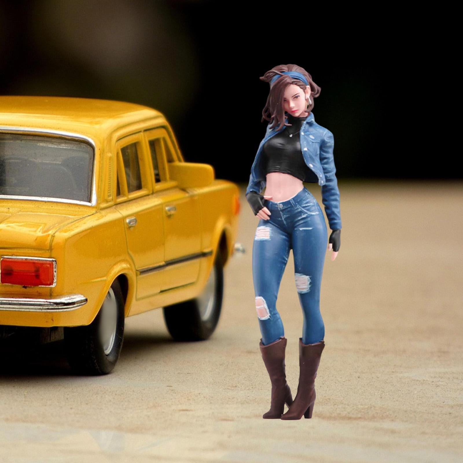 Miniature Figures Model 1/24 Scale Hand Painted Resin Feature for Car Model Display Home Decor and Collectors