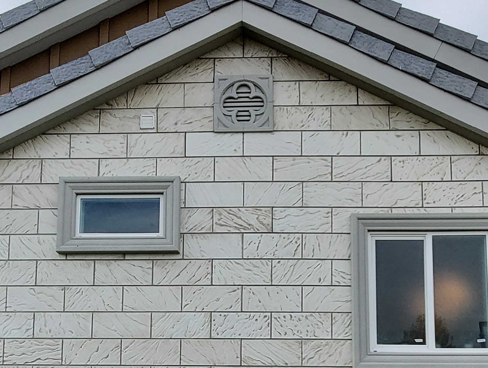 SnapTight Attic Gable Vent, Clover Style, Polyurea-Coated EPS Foam, Weather-Resistant, Divine White, 17.5 in x 17.5 in x 3 in, 1 pack