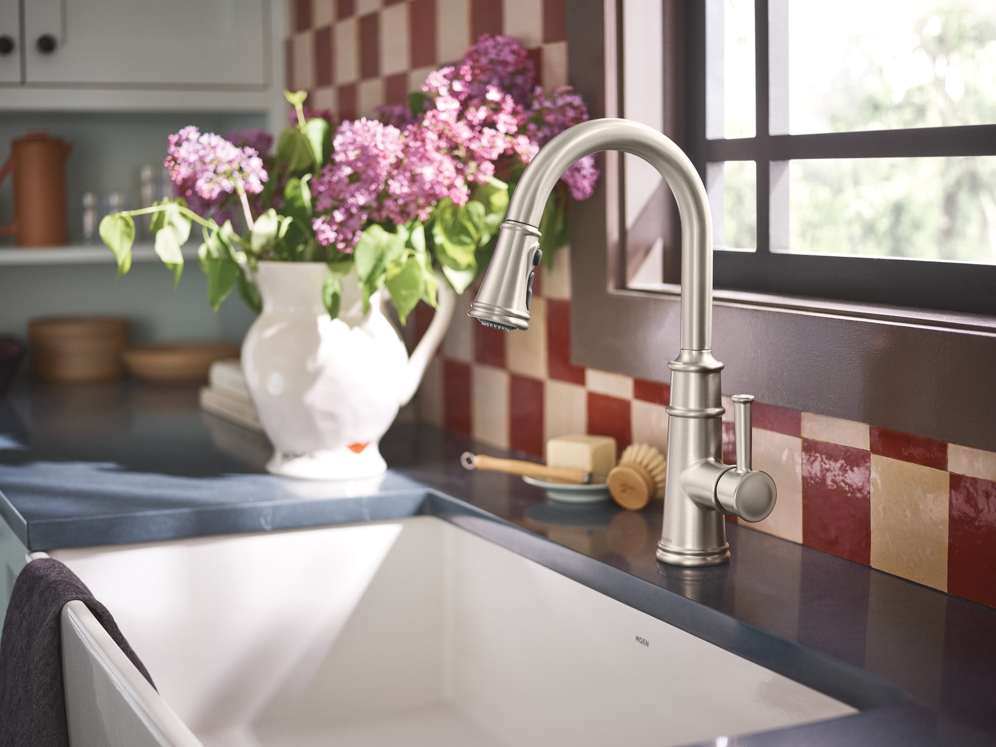 Moen 7260BL Belfield Single Handle Pull Down Kitchen Faucet in Matte Black