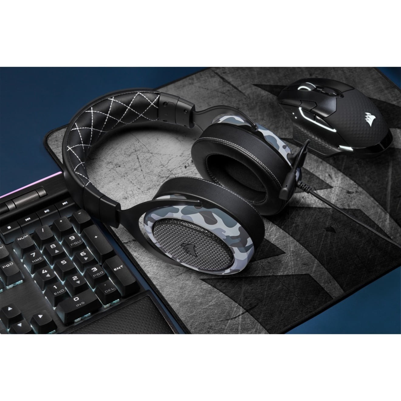 新品　CORSAIR HS60 Haptic Black　CA-9011228 HS60 HAPTIC Stereo Gaming Headset with Haptic Bass — Carbon