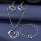 thumbnail image 4 of Juego de joyería de aretes y pulsera de colgante en forma de corazón plateado, 4 of 7
