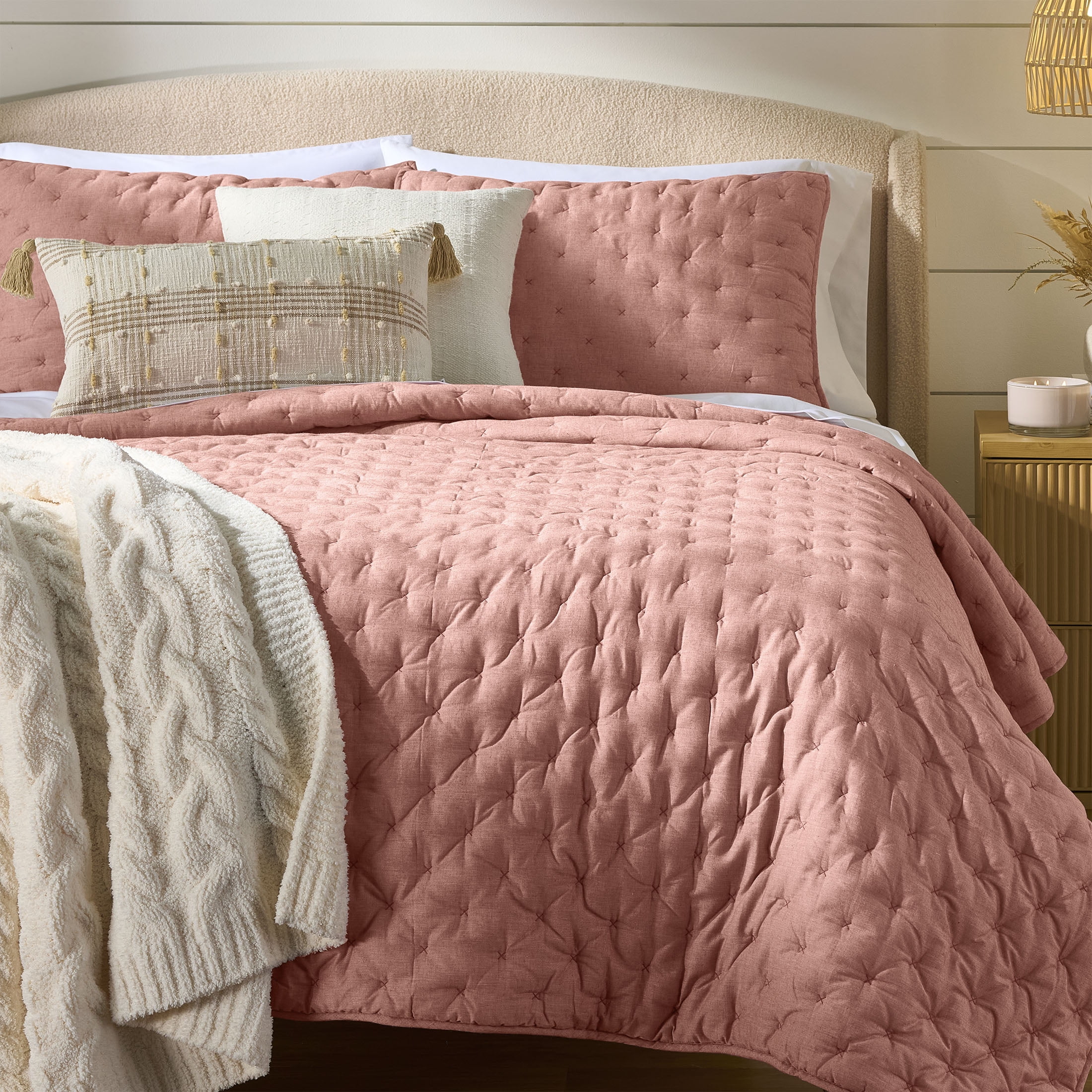 Better Homes & Gardens Rose Chambray Quilt, King