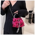 thumbnail image 4 of Bolso de alta gama, bolso de mujer, bolso de noche con lentejuelas y cinta de metal, bolso de mano con boca de cubo itálica portátil, sobre rojo, 4 of 6