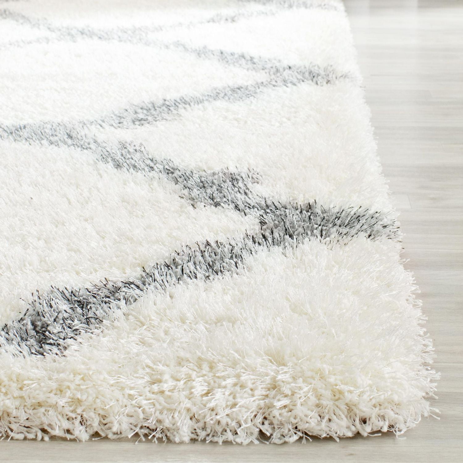 Safavieh Montreal Cebrail Geometric Shag Area Rug