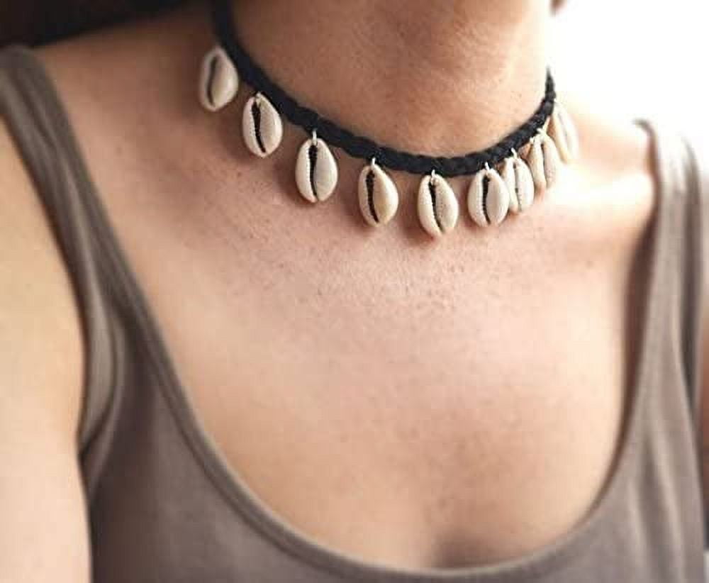 Choker with seashell deals