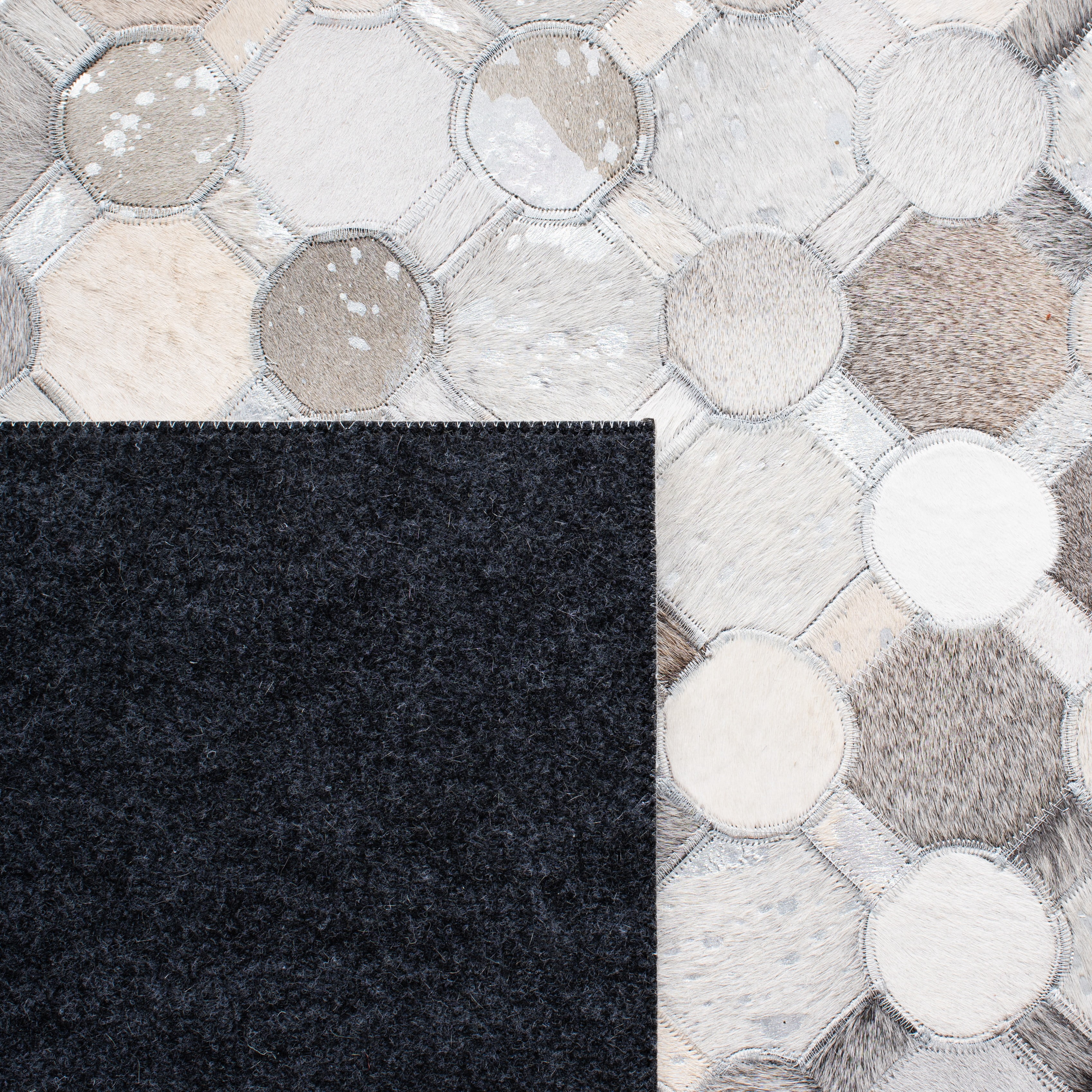 SAFAVIEH Studio Leather Alvin Geometric Runner Rug, Ivory/Grey, 2'3" x 9'