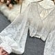 thumbnail image 4 of Blusa de encaje transparente sin espalda para mujer: top corto ajustado con detalle de lazo para otoño, camisa versátil y elegante para superponer., 4 of 6