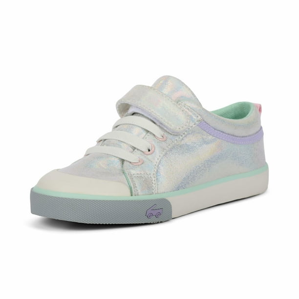 Zapatillas Kai Run Kristin plateadas metalizadas para niños pequeños de 7 años