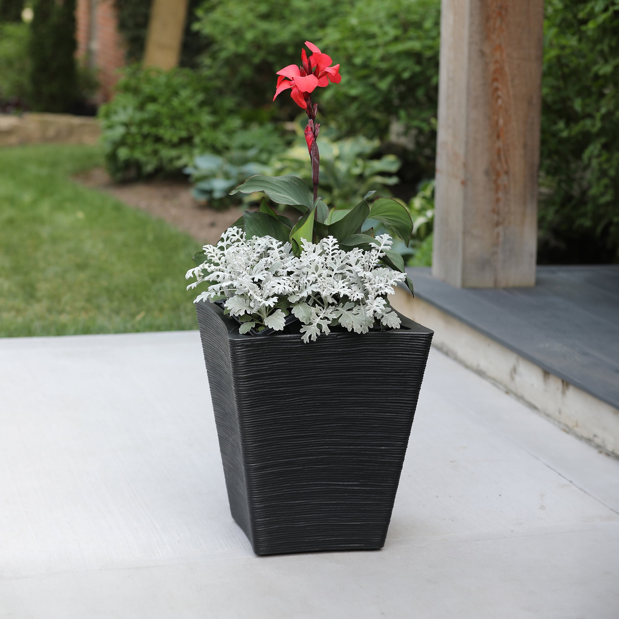 Bristol 18in Tall Planter - Black