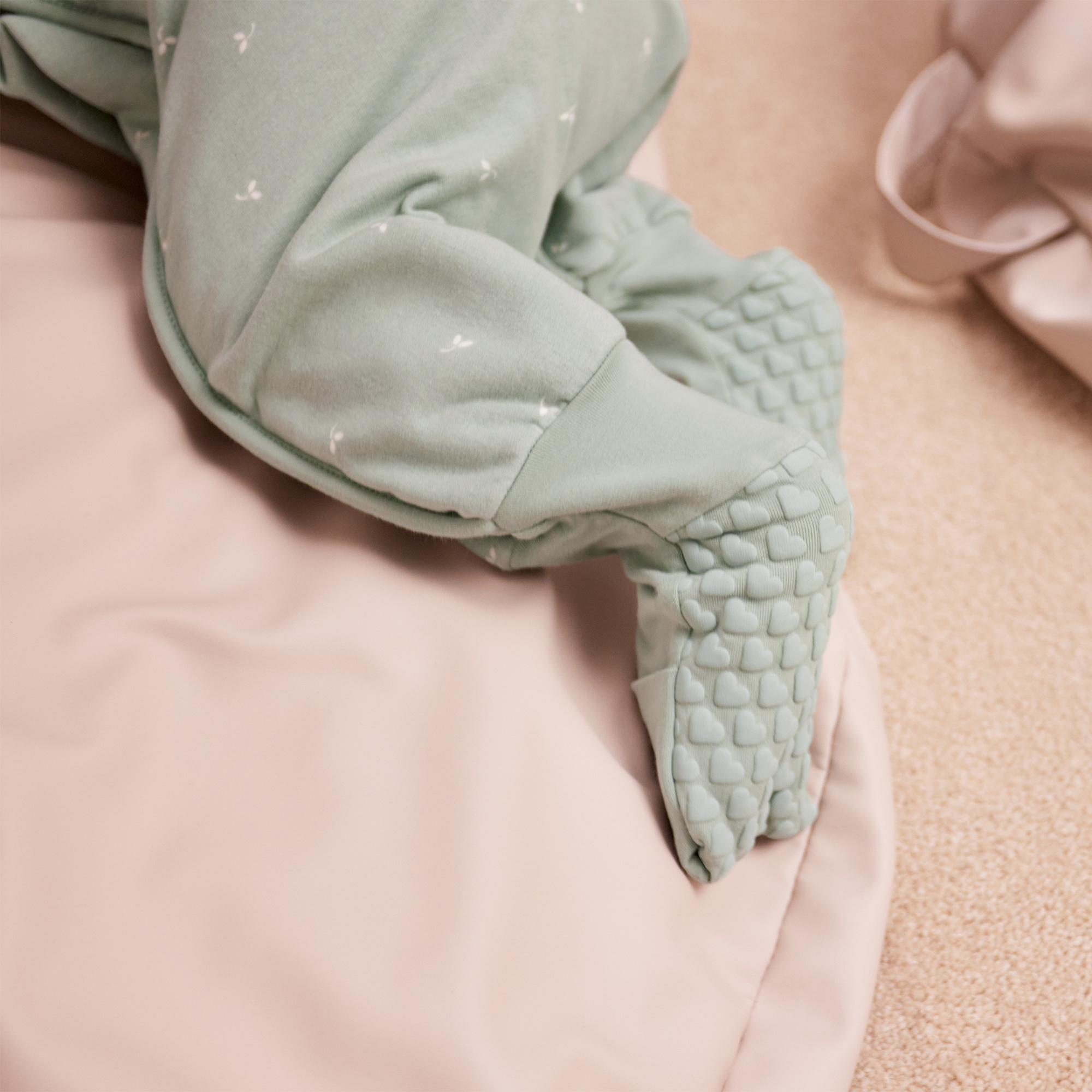 Love to Dream Long Sleeve Sleep Suit for Walking Wearable Blanket Organic Cotton Fleece 1.5 TOG, 6-12M, Olive Twigs