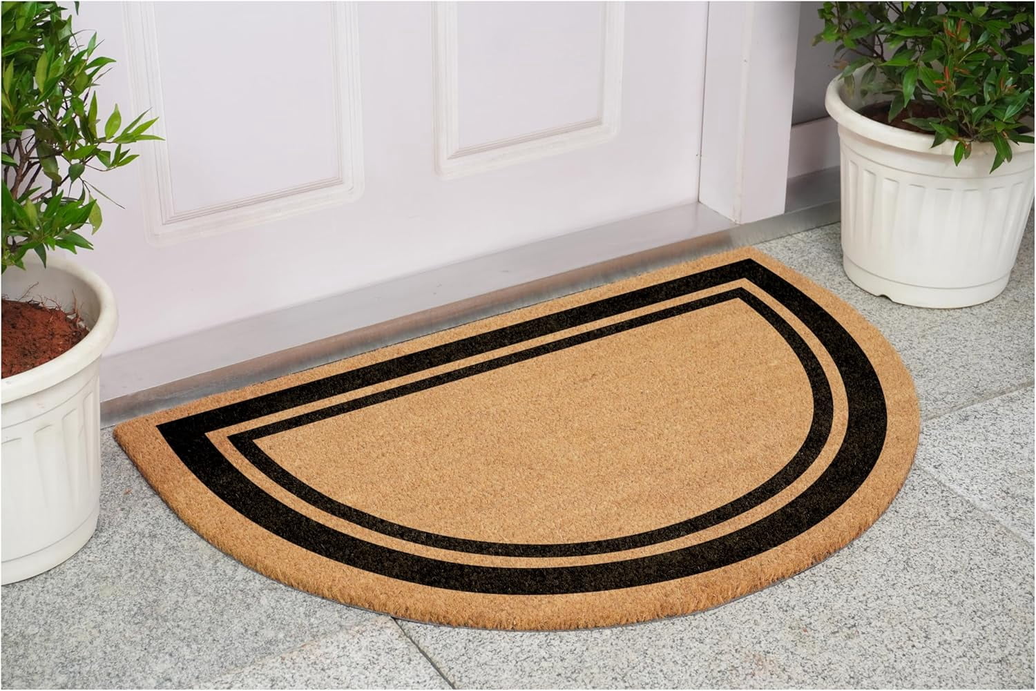 Calloway Mills 152961830HC V Half Circle Black Border 18" x 30" Monogram Doormat (Letter V)