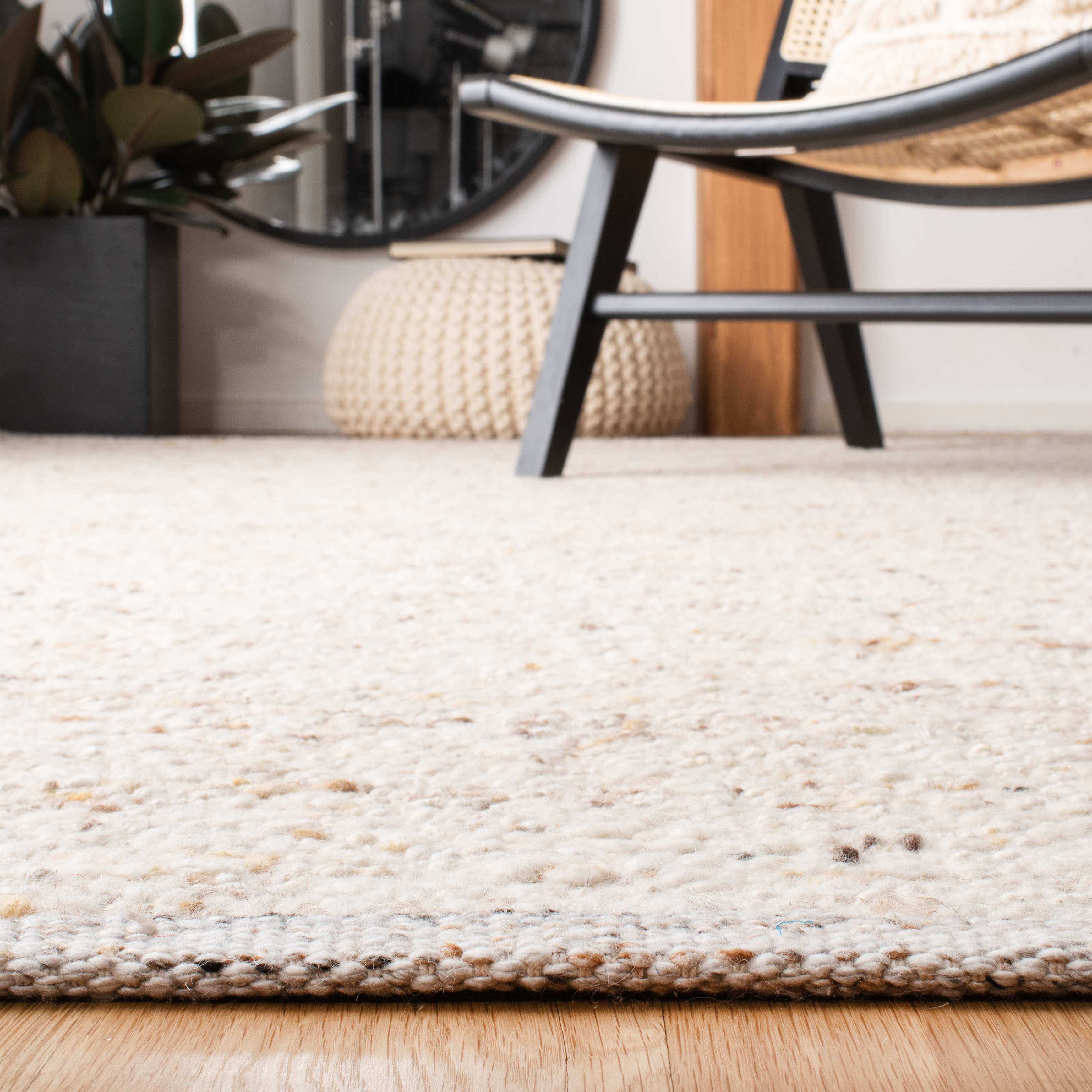SAFAVIEH Natura Burton Distressed Area Rug, Ivory/Light Grey, 5' x 8'