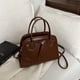 thumbnail image 3 of Bolso cuadrado pequeño de tendencia retro para mujer, nuevo bolso de hombro de gran capacidad, bolso de mensajero versátil, bolso de concha, 2025, 3 of 5